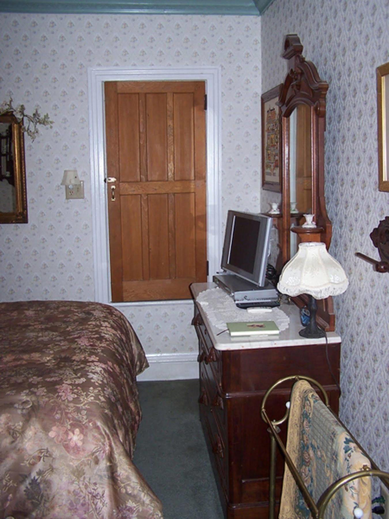 Bellinger Rose Bed & Breakfast Herkimer Exterior photo