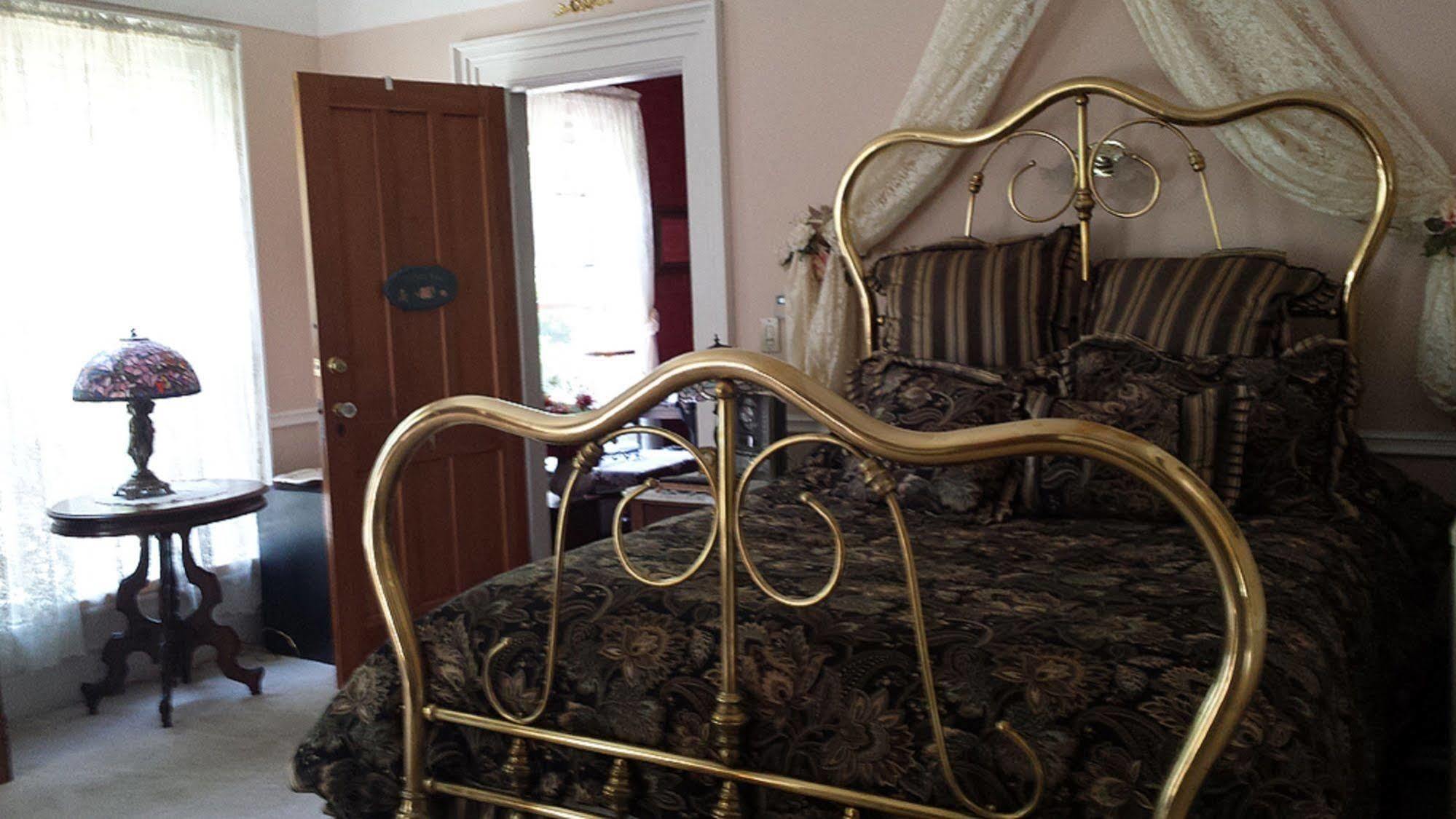 Bellinger Rose Bed & Breakfast Herkimer Exterior photo