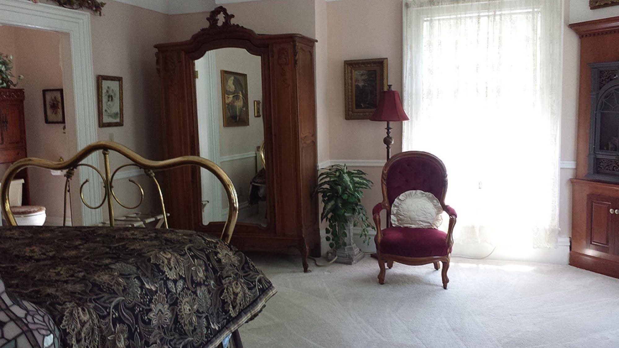 Bellinger Rose Bed & Breakfast Herkimer Exterior photo