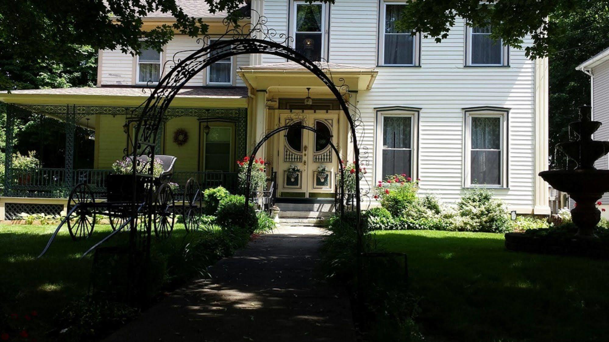 Bellinger Rose Bed & Breakfast Herkimer Exterior photo
